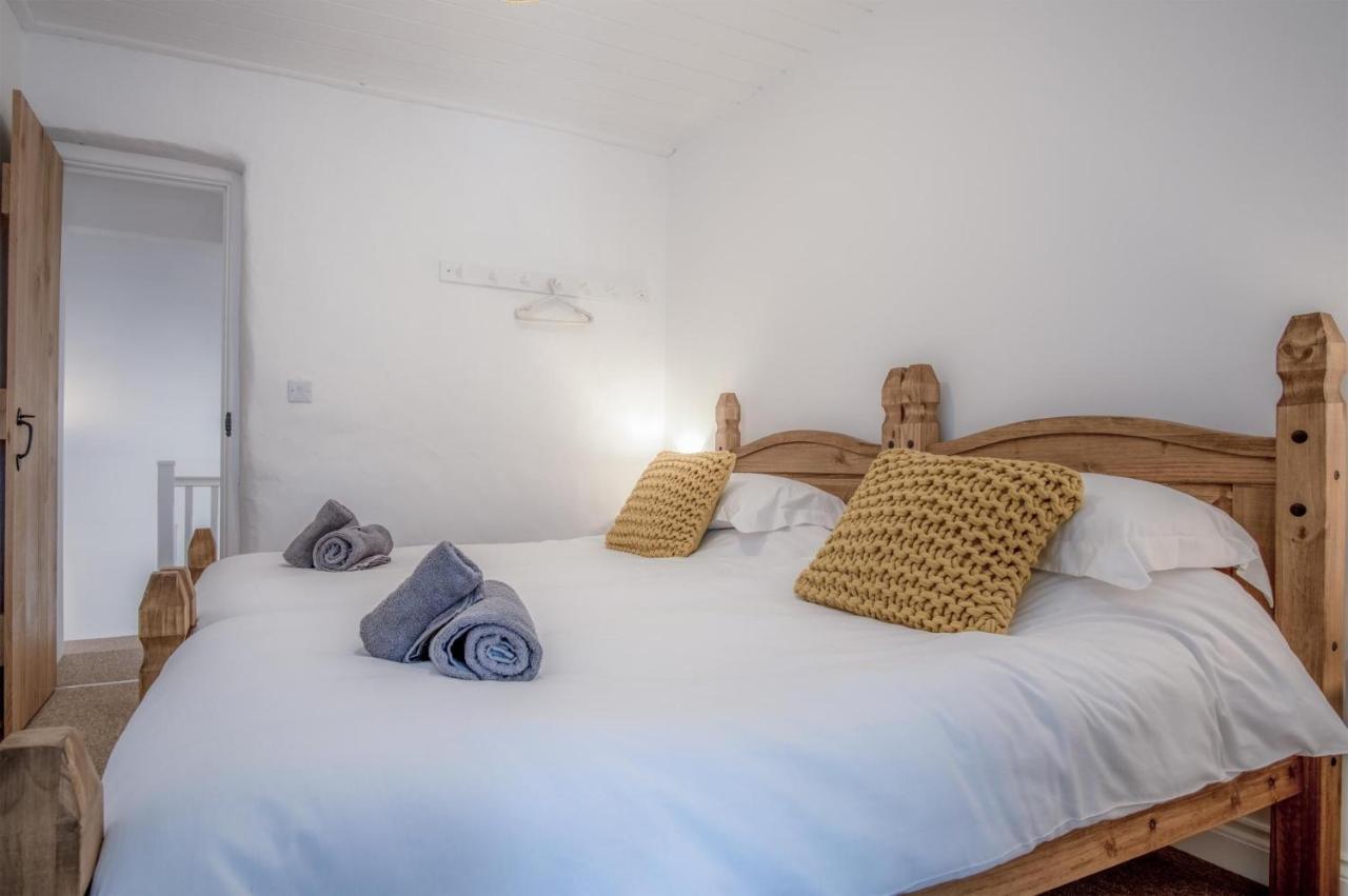 Brook Cottage - 2 Bedroom Cottage - Dale מראה חיצוני תמונה